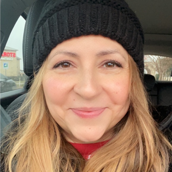 Meet your Posher, Cynthia - Picture 2 of 2